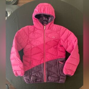Paradox youth lightweight packable jacket. Size 10/12 pink and purple.